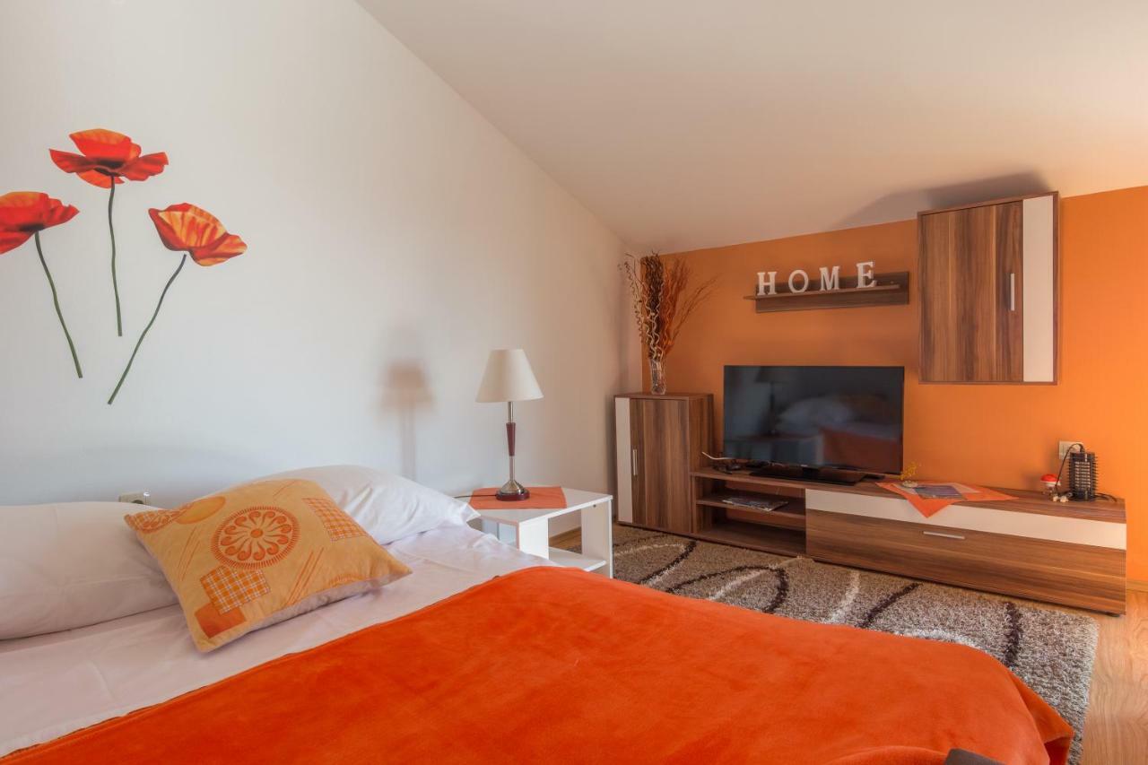 Apartments Lotus Sukosan Luaran gambar